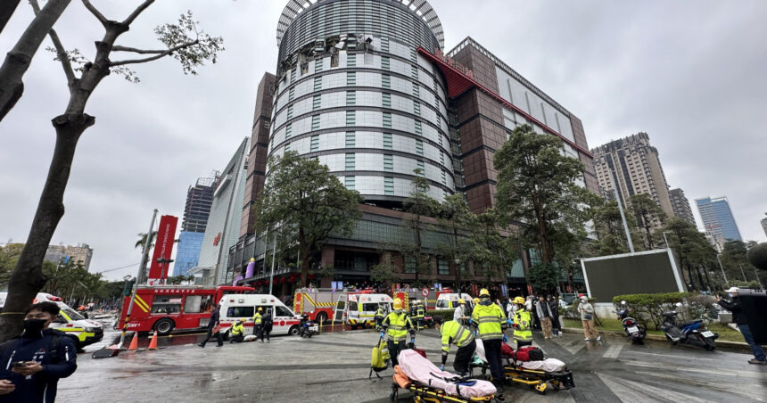 video patru persoane au murit si 24 au fost ranite intr o explozie puternica dintr un centru comercial din taiwan ce a produs deflagratia 67adbdd3c7e52