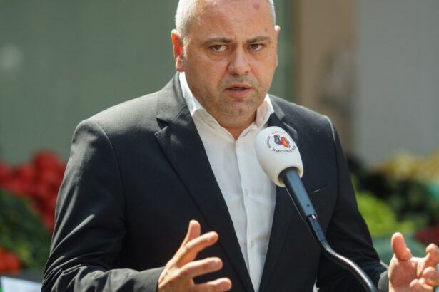 video reactie dura a ministrului barbu fata de boicotul lui calin georgescu jos labele de pe fermierii si procesatorii romani 67a9e431bfb78