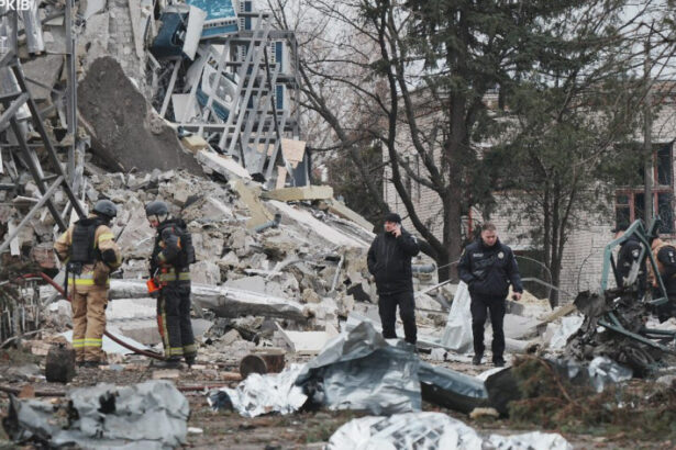 video rusia a atacat cu rachete balistice orasul ucrainean izium cel putin 5 persoane si au pierdut viata si alte zeci au fost ranite 67a2306449a29