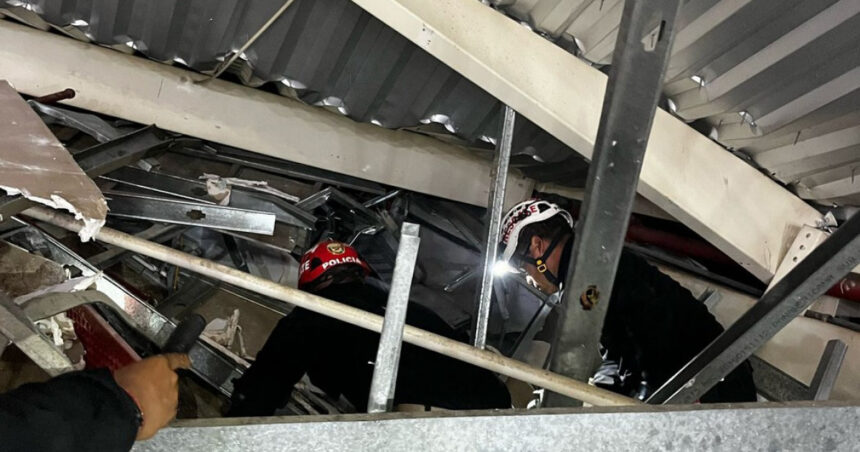 video tragedie in peru trei oameni au murit si 74 au fost raniti dupa ce un acoperis al unui mall s a prabusit cautarile continua 67b9ba243b9df