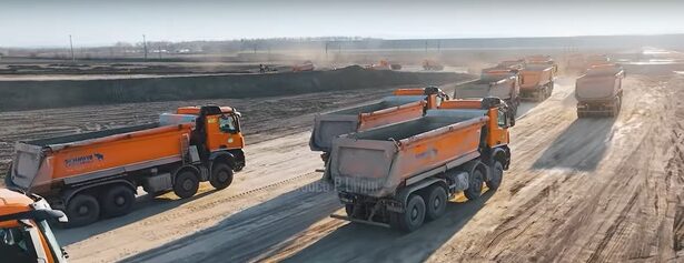 video umbrarescu a adus sute de muncitori pe autostrada moldovei cata frunza cata iarba 67b8e17bafac9