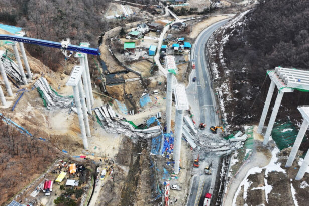 video un pod in constructie s a prabusit in coreea de sud cel putin trei persoane si au pierdut viata 67bd72bf101f9