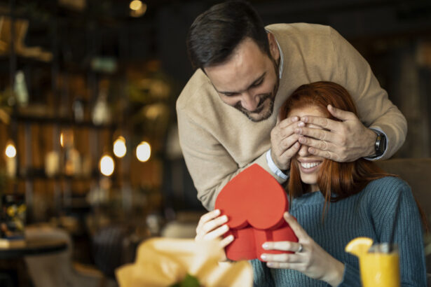 video valentines day costa mai mult anul acesta cu cat s au scumpit bijuteriile florile si ciocolata in ultimul an 67af09bc60983