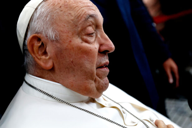 video vaticanul a anuntat ca agenda papei francisc a fost anulata pe toata saptamana din cauza bolii 67b485a90a8e9