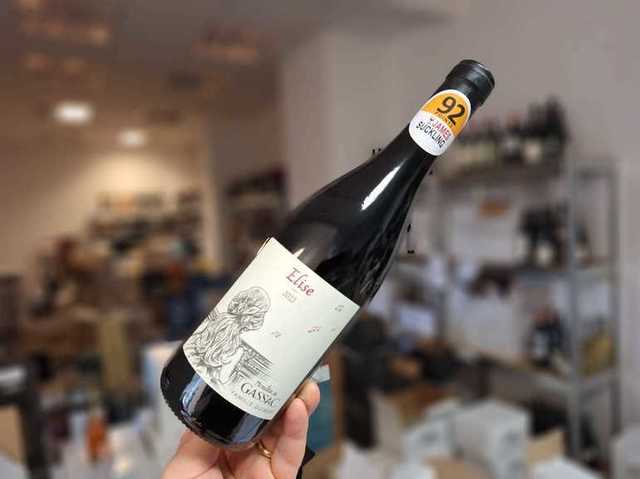 vinul zilei un cupaj de merlot si syrah provenit din languedoc produs de o crama cu traditie un vin cu arome de fructe negre si rosii cu final dulce amarui cotat cu 92 puncte james suckling 67b5842d8c675