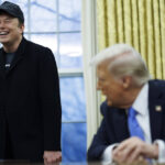 youre fired concedierile lui trump via musk unii lucratori federali au avut la dispozitie doar 30 de minute pentru a pleca 67b063c70097c