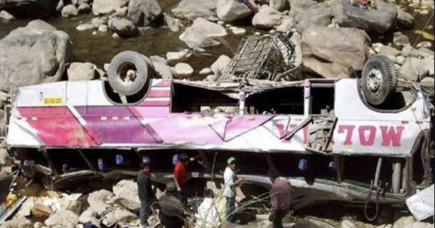 accident de autobuz in bolivia cel putin 15 morti 67c5c5e616fd5