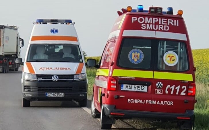 accident in sensul giratoriu din ovidiu la iesire de pe a4 sunt implicate trei masini si un camion intervin pompierii si ambulanta 67c54bc1b22ee