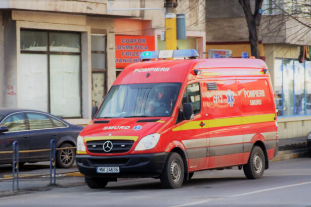 accident intre trei autoturisme si in camion in sensul giratoriu la iesirea de pe a4 in ovidiu un barbat de 33 de ani si un copil de 4 ani dusi la spital 67c55b9355a98