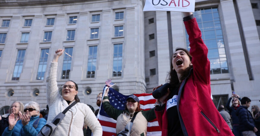 administratia trump starneste un scandal juridic curtea suprema obliga usaid sa plateasca 19 miliarde de dolari 67c880cc97be7