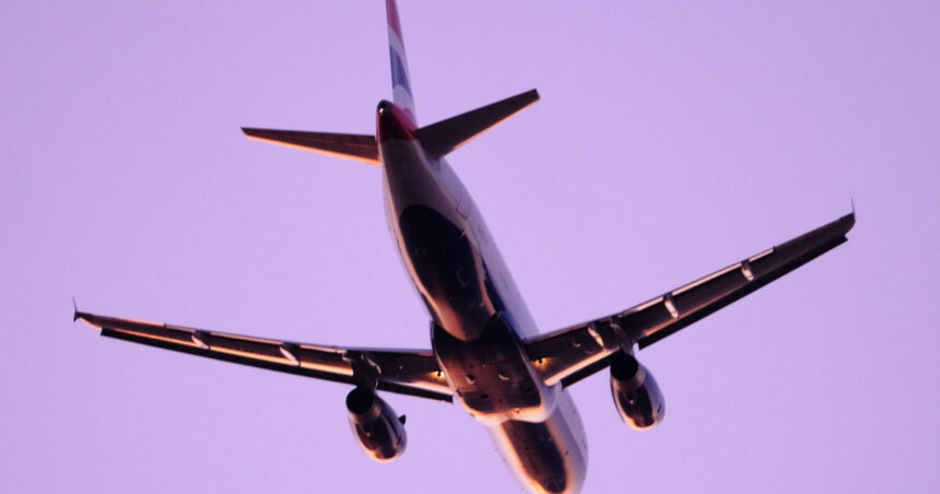 aeroportul heathrow din londra a reluat zborurile dupa pana de curent provocata de un incendiu 67de846667e52