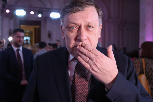 antonescu spune ca viitorul coalitiei depinde de victoria lui in alegeri dar nu e problema mea 67dbfa936bdbb