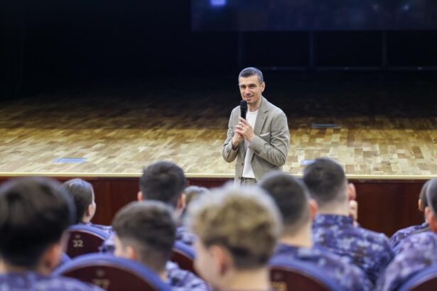 asociatia tomis antidrog constanta a organizat pentru elevii colegiului national militar alexandru ioan cuza seminarul intitulat dependent de sanatate 67e2a48e1a944