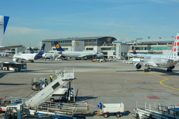 avertisment mae pentru romanii care calatoresc in germania transportul aerian este afectat pe mai multe aeroporturi 67cea16977ad1