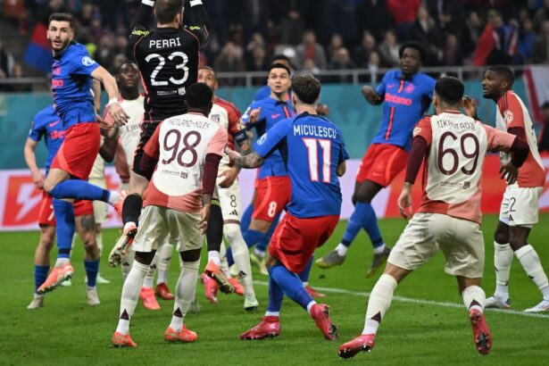 cate schimbari a facut fcsb dupa 0 1 cu lyon la pauza 67c9f1e07e1fd