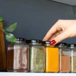 ce termen de valabilitate au condimentele cand expira si cum se depoziteaza corect ierburile aromatice uscate 67d65c5ba2611