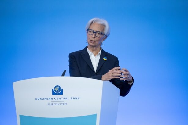 christine lagarde bce era socurilor face mai dificil de realizat obiectivul privind inflatia 67d17363c8c49