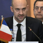 cine ar putea convinge rusia sa revina la masa negocierilor anuntul sefului diplomatiei franceze 67e51184acdba