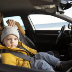 cresc amenzile pentru soferii care permit copiilor sa stea pe scaunul din fata 67d1c3e94339e