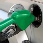crestere de 2 a preturilor petrolului pe fondul reducerii stocurilor din sua dar ingrijorarile privind tarifele persista 67d27e1cb7121