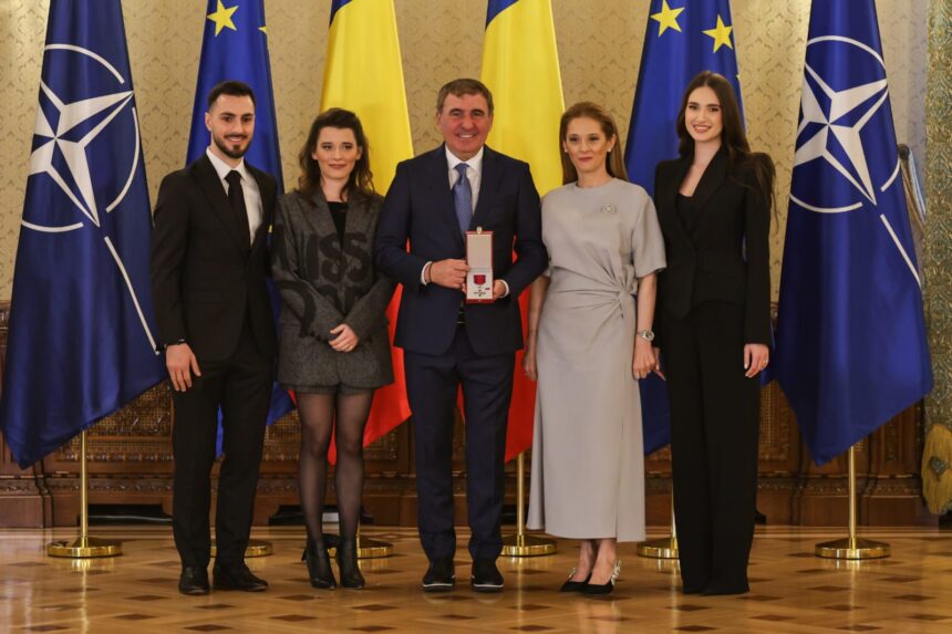 de ce a lipsit ianis hagi de la palatul cotroceni unde gica hagi a fost decorat de ilie bolojan 67d1a54e49f3f