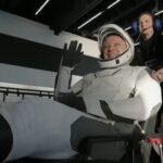 de ce astronautii nasa blocati in spatiu au fost transportati pe targa dupa intoarcerea pe pamant 67daed7d94117