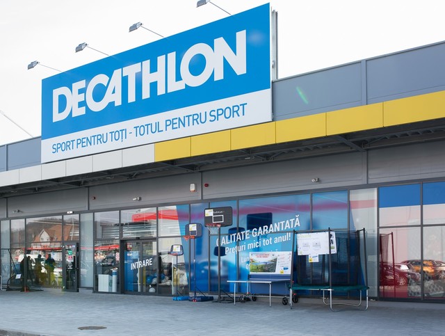decathlon accelereaza puternic lanseaza in premiera si o linie de moda 67eadaf62582c