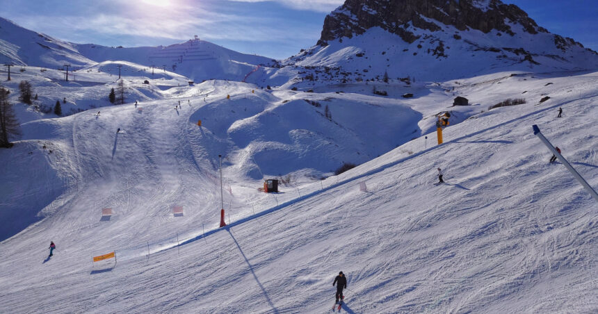 doi schiori au murit in urma unei avalanse in muntii dolomiti din italia 67d828aa21406