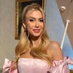e oficial andreea balan a semnat cu tvr 1 si apare in emisiunea vedeta familiei ce rol a primit m am reintors unde am debutat 67e676eb63cf8