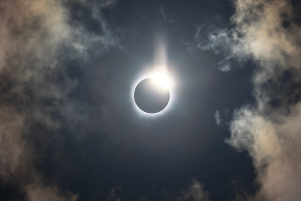 eclipsa partiala de soare pe 29 martie 2025 la ce ora incepe si in ce orase din romania se observa fenomenul 67e704bd55d82