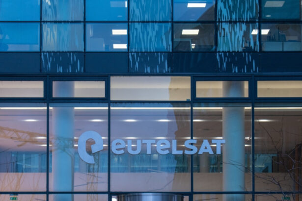 eutelsat rivalul starlink este gata sa instaleze mai multe terminale de conexiune la internet in ucraina 67c7df15169cd