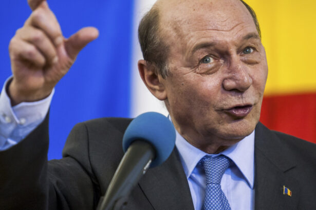 exclusiv avertisment lansat de traian basescu romania este lovita si de rusia si de america cu trump la casa alba avem de fapt doi putini 67c9d687a9f6f