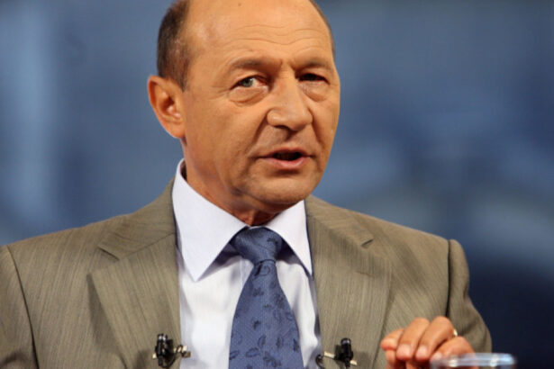 exclusiv basescu este esential ca bec sa vina cu motive convingatoare nu cu povesti in legatura cu invalidarea candidaturii lui georgescu 67ce211112827