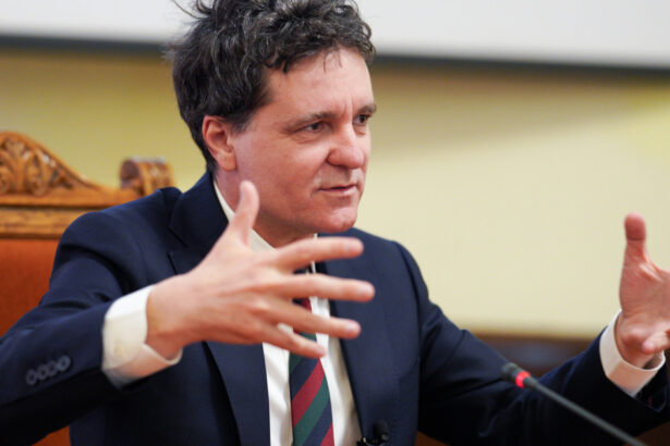 exclusiv nicusor dan exclude ipoteza unui premier extremist daca ajunge la cotroceni trebuie sa fie o negociere intre partide pro occidentale 67ddaedd3f9fd