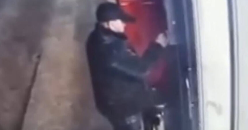 exclusiv noi imagini cu suspectii din cazul barbatului din ilfov torturat pana la moarte au incercat cardul victimei imediat dupa talharie 67e694ad26887