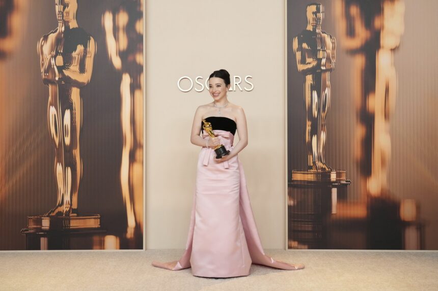 filmul anora i a adus lui mikey madison oscarul pentru cea mai buna actrita in rol principal cine e tanara in varsta de 25 de ani 67c5931219f8b