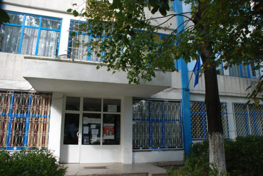 firmele de casa ale primariei cernavoda vor sa prinda contractul de sapte milioane de lei pentru reabilitarea scolii ginaziale nr 33 din constanta 67c9db07c3454