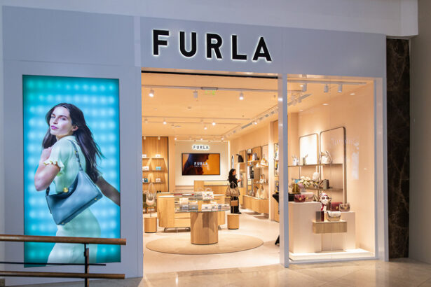 foto furla isi consolideaza prezenta in romania si deschide noi magazine la iasi si cluj napoca 67d18f0df2a6c