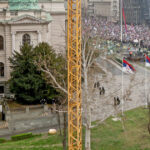 foto opozitia sarba a publicat imagini cu o masina a politiei care avea amplasat un presupus tun sonic pe capota in timpul protestelor 67dbe221392b1