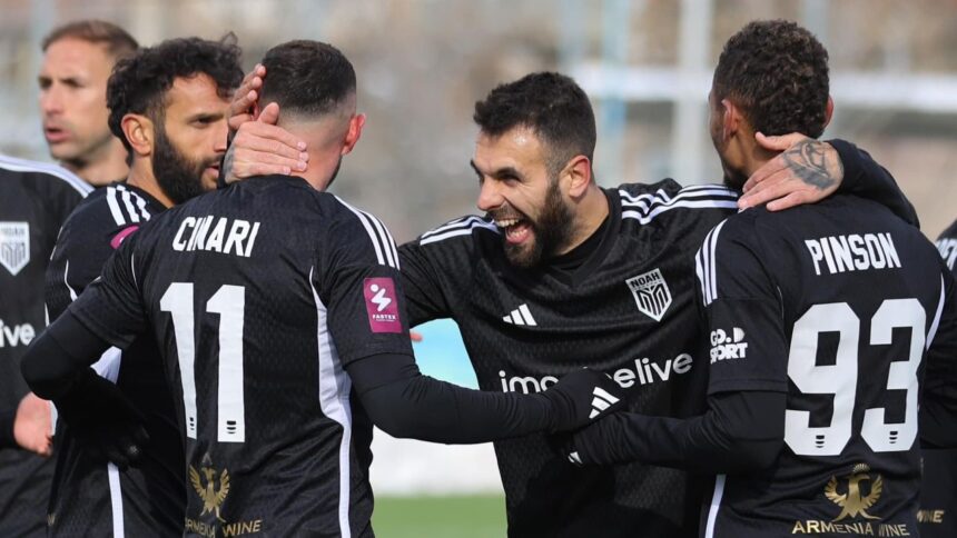 foto si video goncalo gregorio perfeito fostul atacant al lui dinamo a dat 10 goluri in ultimele 5 meciuri si este golgheterul campionatului 67c5781578571