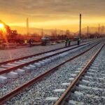 foto trenul pe ruta brasov bucuresti nord atacat cu pietre cum arata dupa loviturile primite ministrul transporturilor cere masuri urgente pentru identificarea si sanctionarea vinovatilor 67ced6f4dc53e