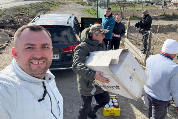 foto un politist de la ipj tulcea inger salvator pentru o familie ramasa pe drumuri in urma unui incendiu devastator 67dfdae424a3f