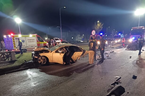 foto video accident cumplit la intrare in mamaia doua victime se zbat intre viata si moarte o masina s a rupt in doua in urma impactului 67cf86e3c3104