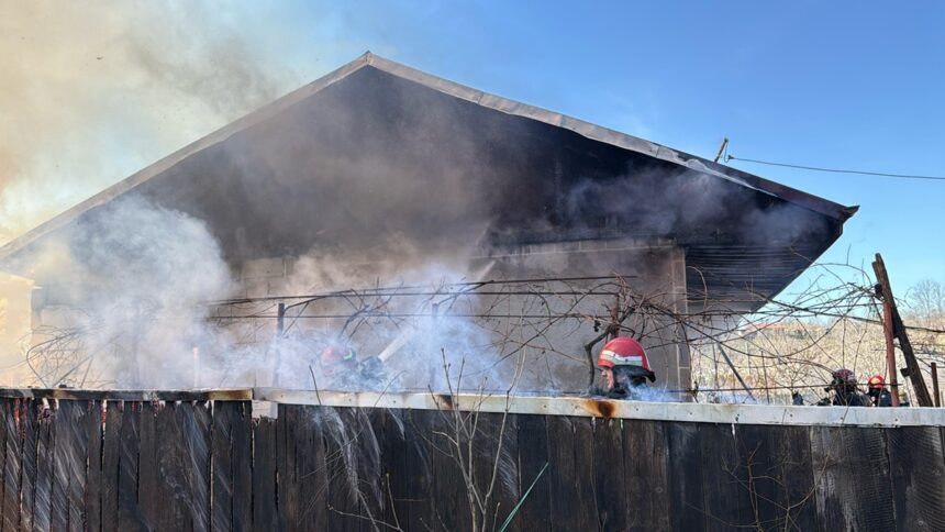 foto video incendiu la o casa din somova a intervenit si un echipaj smurd 67c82a70aae90