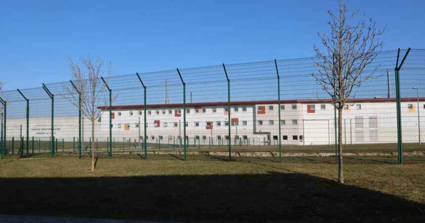 franta va trimite 200 de traficanti de droguri in inchisori complet ermetice 67caf9a48710b