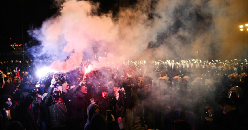 galerie foto erdogan acuza o miscare de violenta pe strazile istanbulului dupa arestarea primarului a sasea seara de proteste 67e1b829f2c00