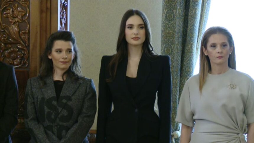 galerie foto ianis hagi marele absent de la decorarea lui gica hagi cu steaua romaniei cum a fost surprinsa sotia fotbalistului 67d1714d5206d