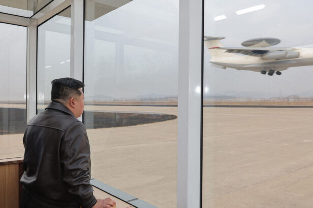 galerie foto kim jong un a supravegheat testarea unor noi drone explozive vor fi folosite pentru misiuni tactice de atac 67e50a799facd