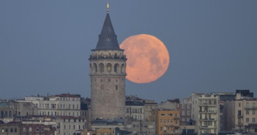 galerie foto luna a devenit rosie cu ocazia unei eclipse totale imagini spectaculoase 67d3e3efd9678