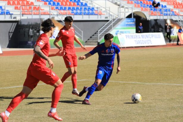 galerie foto ramase fara adversare in liga 2 steaua bucuresti si chindia targoviste au jucat totusi astazi doua debuturi la echipa din ghencea 67cc35ea37887